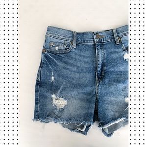 Denizen Levi’s Super High Rise Distressed Shorts